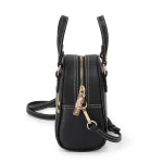 von-dutch-racing-stripe-black-gold-bowling-bag-1